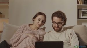 Imagen de uno de los vídeos del MOOC “Pedagogía Prenatal para todos: educando antes del nacimiento”